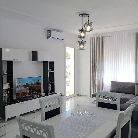 Aldisen Apartment Sarande Bagian luar foto