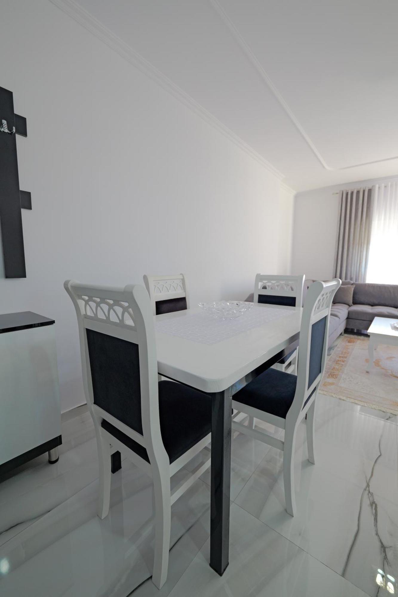 Aldisen Apartment Sarande Bagian luar foto