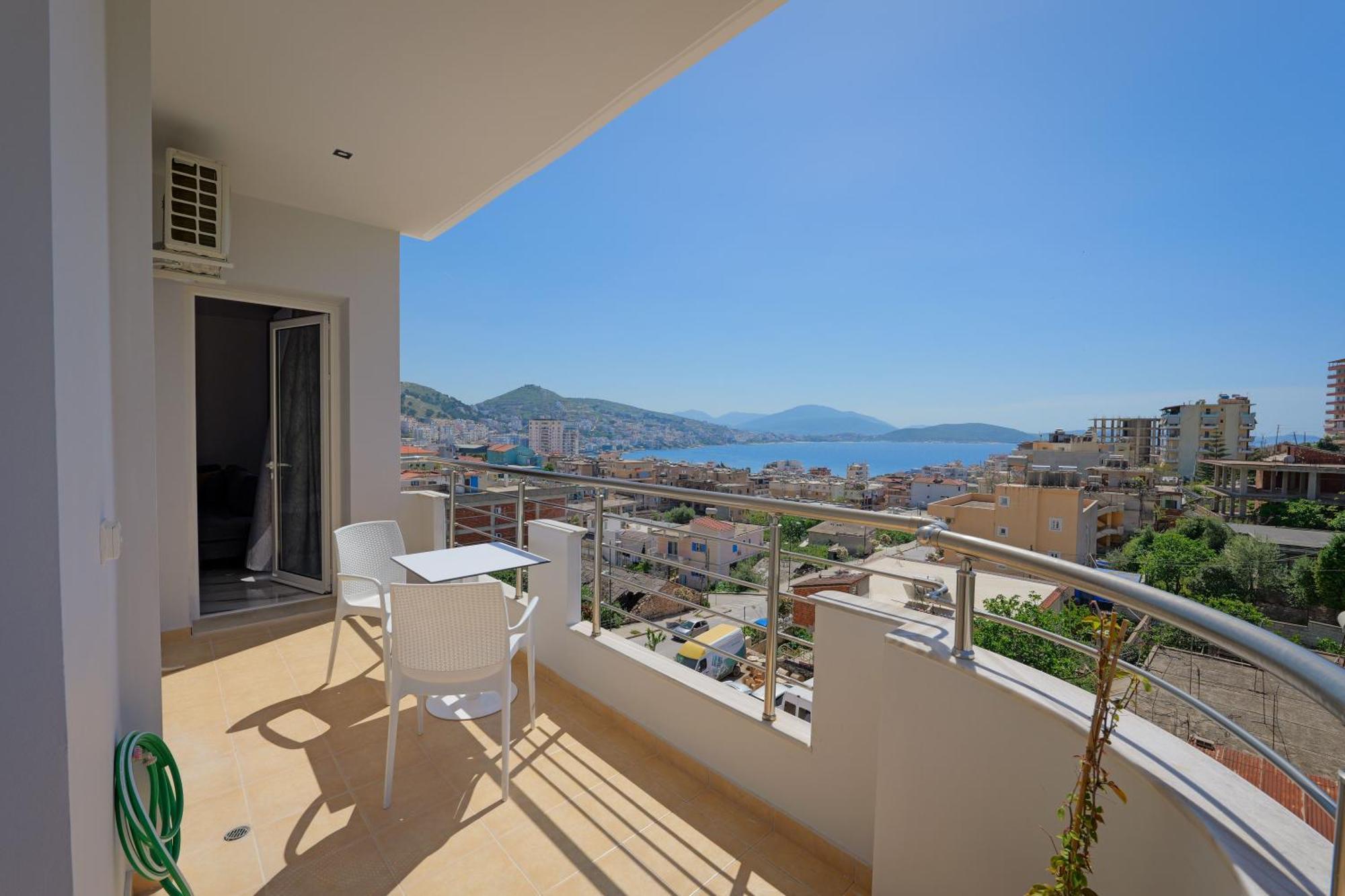 Aldisen Apartment Sarande Bagian luar foto